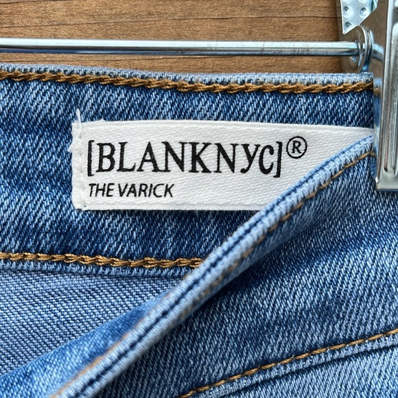 NWT BlankNYC The Varick Kick Flare jeans, medium wash, size 29in waist - Picture 7 of 14